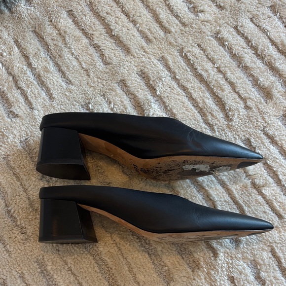 Vince Black Pointed-Toe Flats 38/8 - Picture 4 of 8